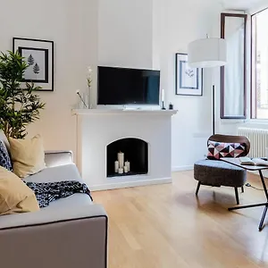  Appartamento Joivy Lovely Flat For 5 Close To Sforzesco Castle Italia